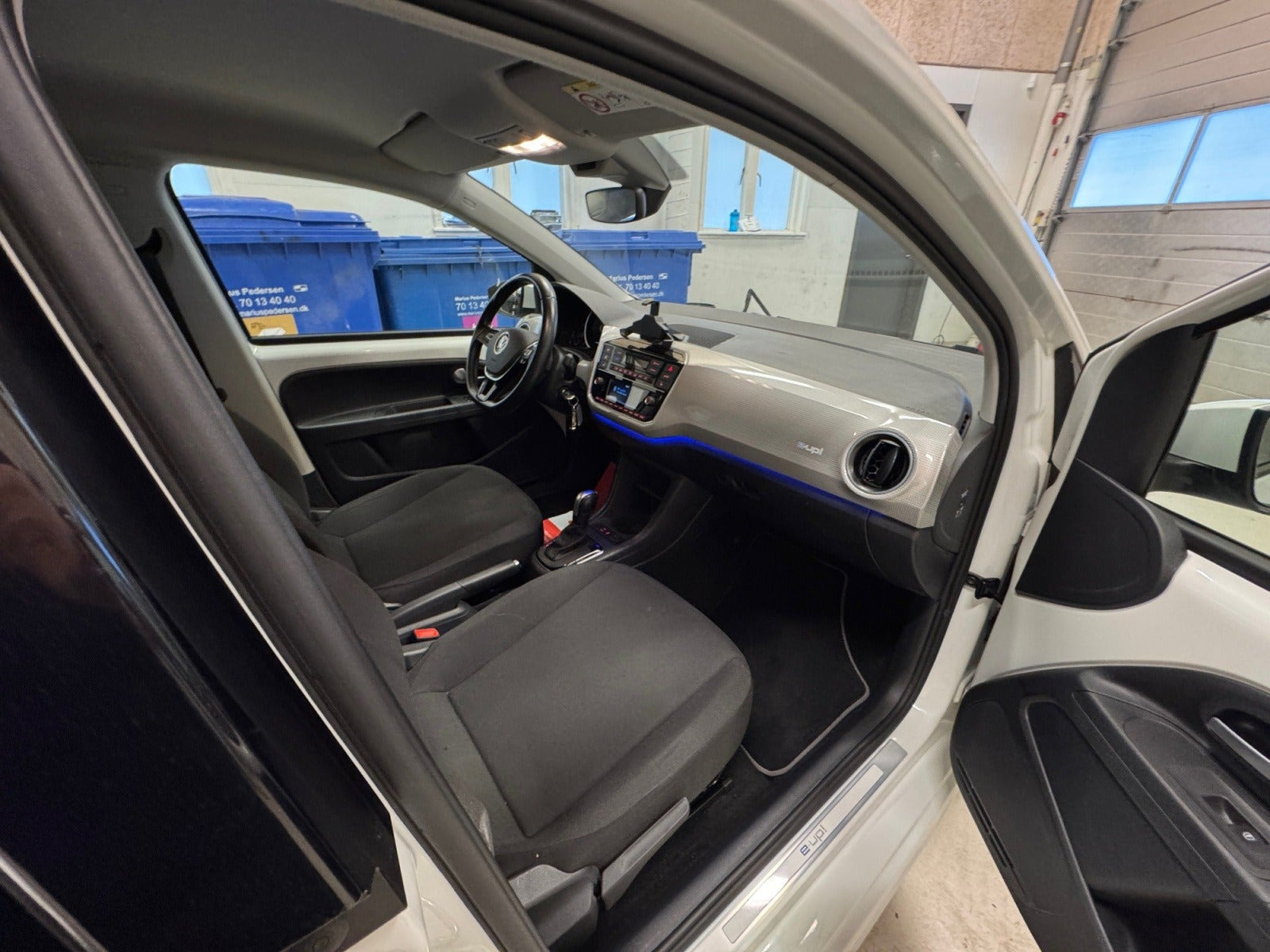 Hvid VW E-UP! fra 2023