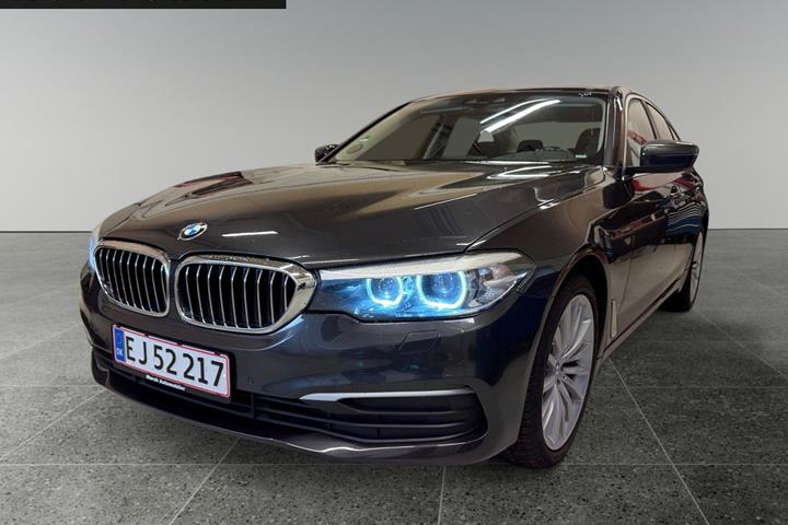 Grå BMW 520d fra 2017 set udefra