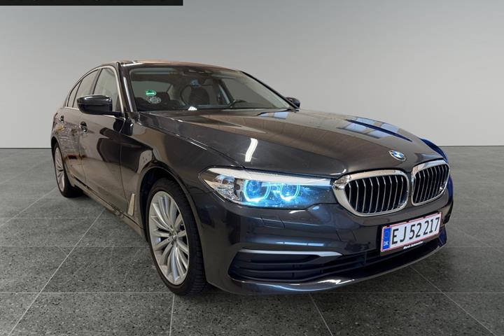 Grå BMW 520d fra 2017