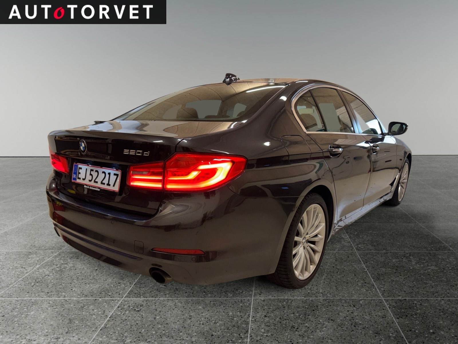 Grå BMW 520d fra 2017