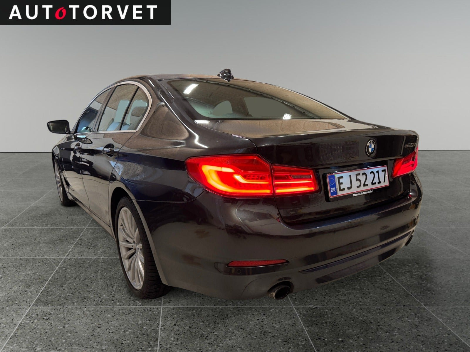 Grå BMW 520d fra 2017