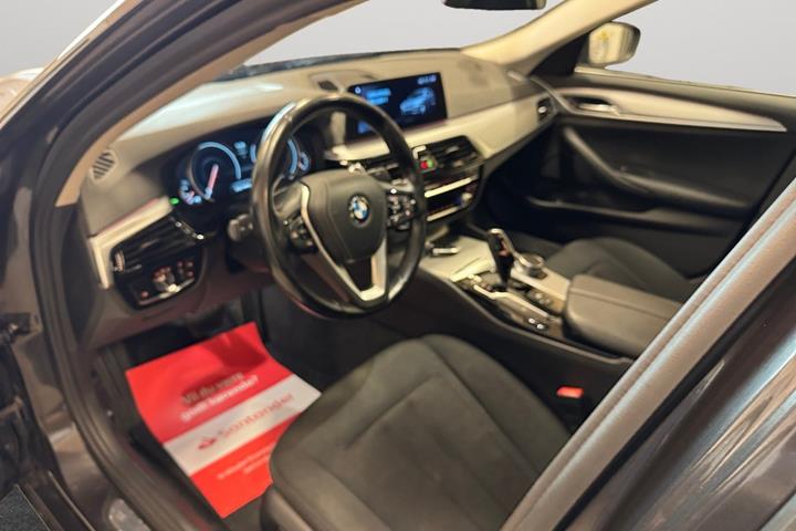 Grå BMW 520d fra 2017