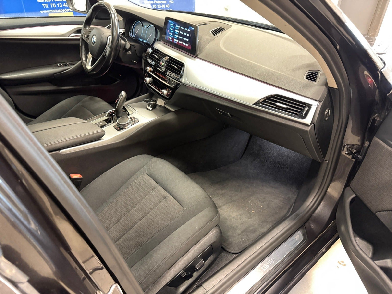 Grå BMW 520d fra 2017