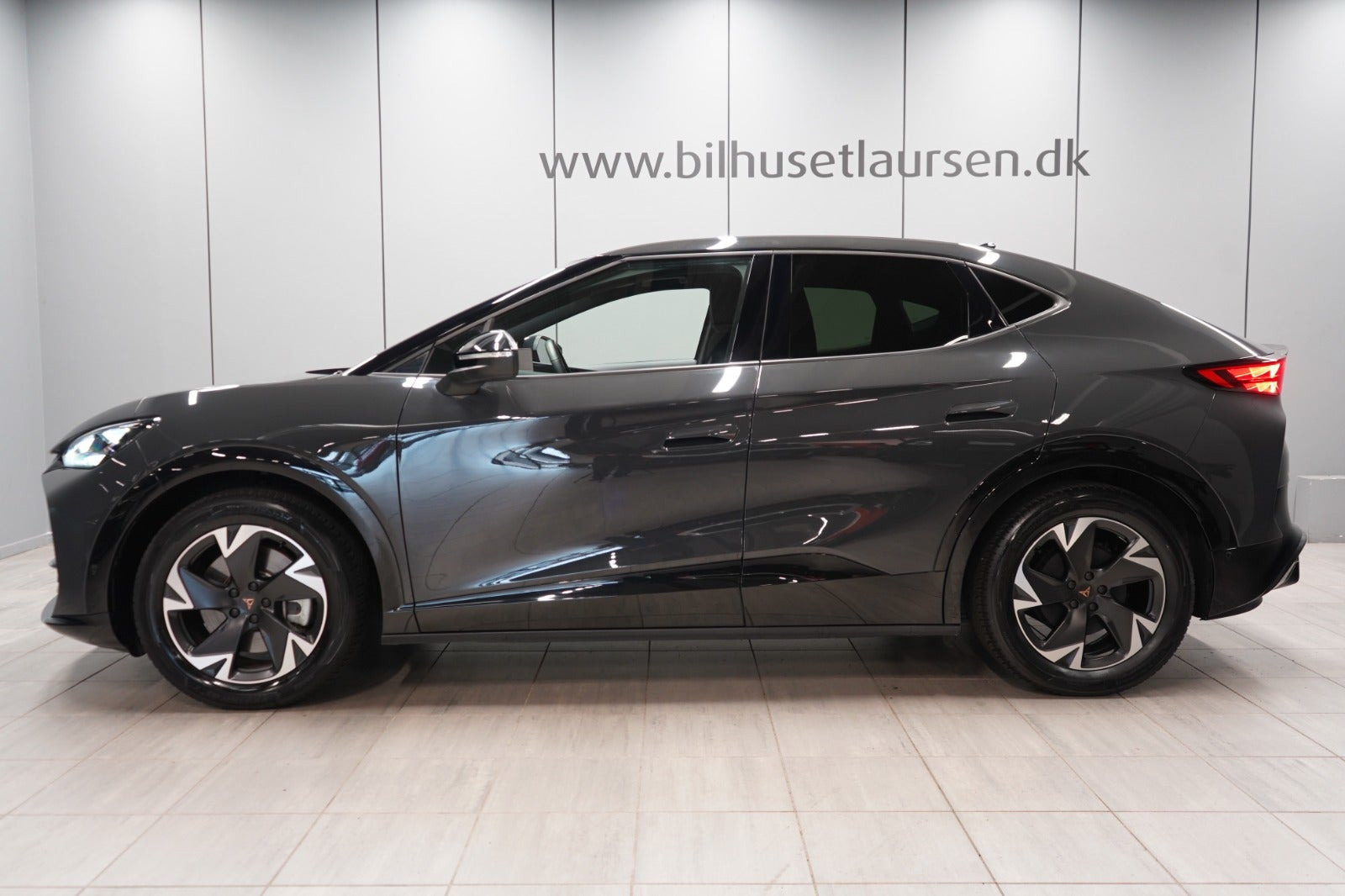 Grå Cupra Tavascan fra 2024
