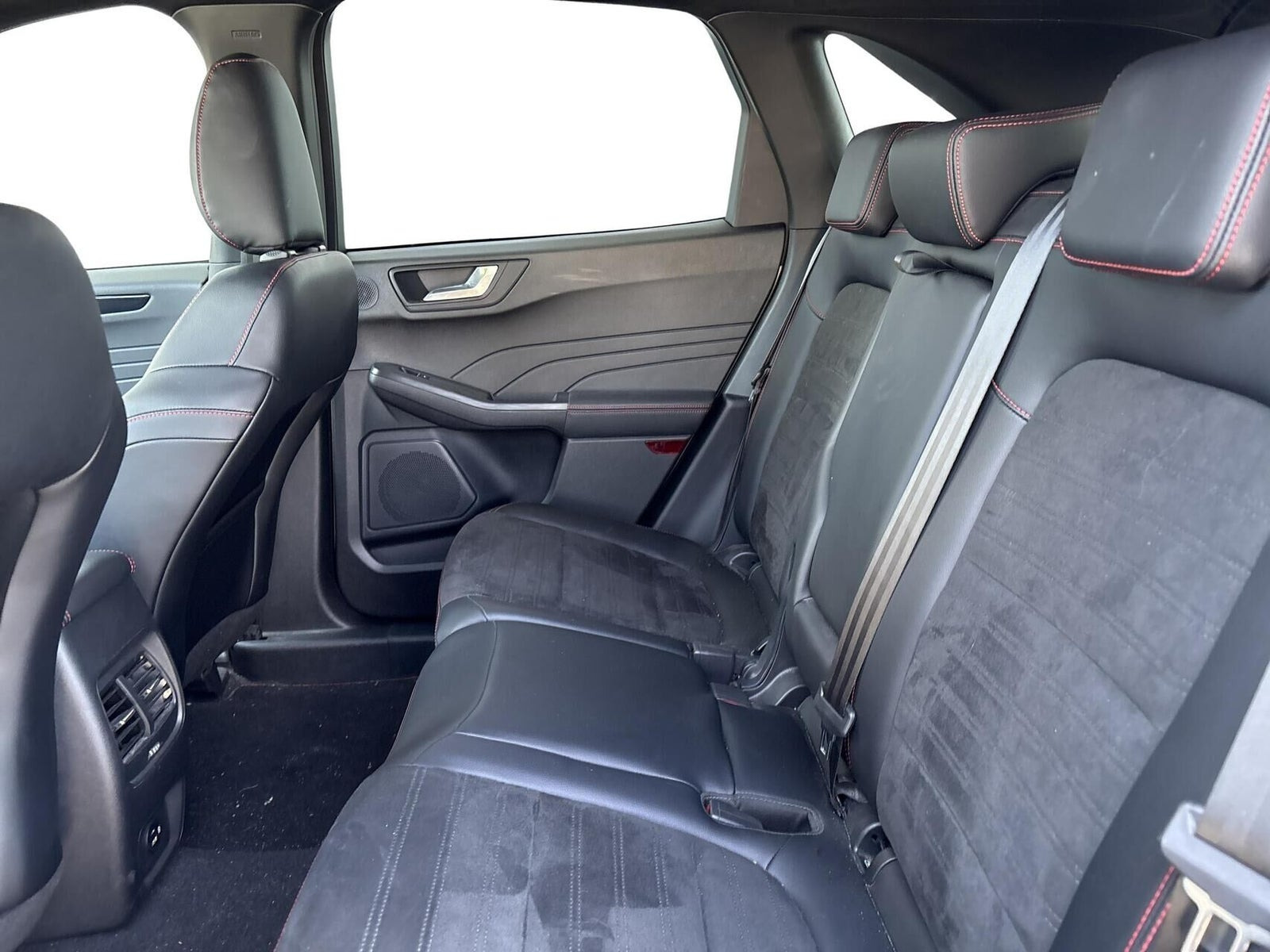 Grå Ford Kuga fra 2022