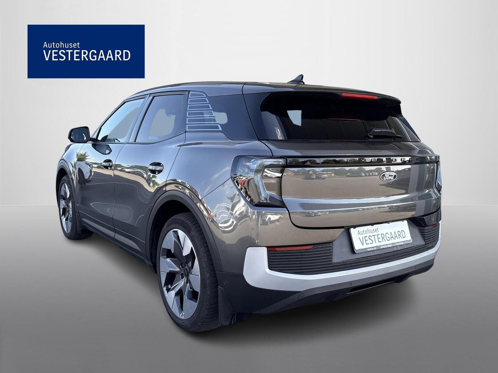 Grå Ford Explorer fra 2024