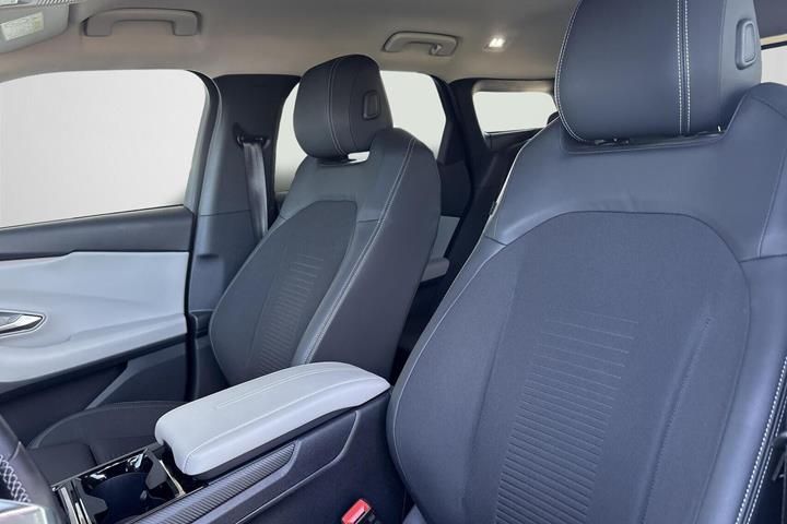 Grå Ford Explorer fra 2024