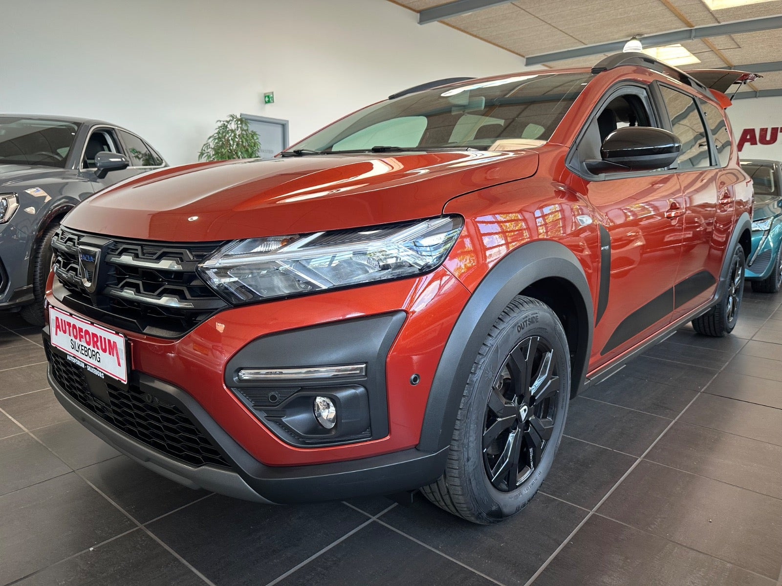 Orange Dacia Jogger fra 2022
