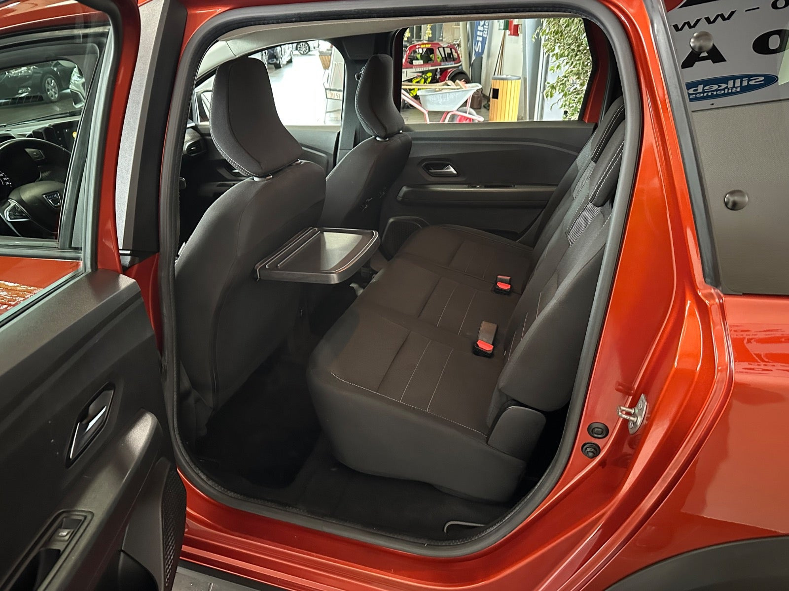 Orange Dacia Jogger fra 2022