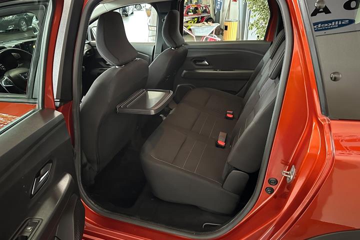 Orange Dacia Jogger fra 2022