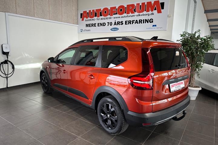 Orange Dacia Jogger fra 2022