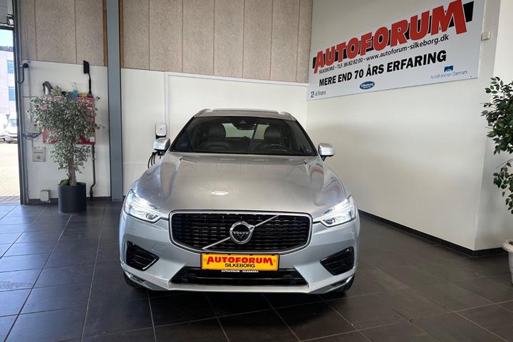 Blå Volvo XC60 fra 2019