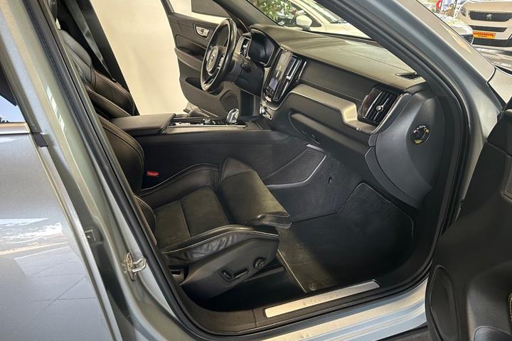 Blå Volvo XC60 fra 2019