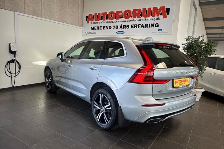 Blå Volvo XC60 fra 2019