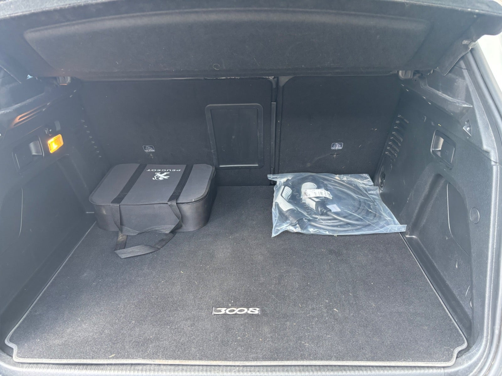 Hvid Peugeot 3008 fra 2021