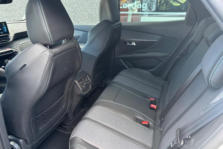 Hvid Peugeot 3008 fra 2021