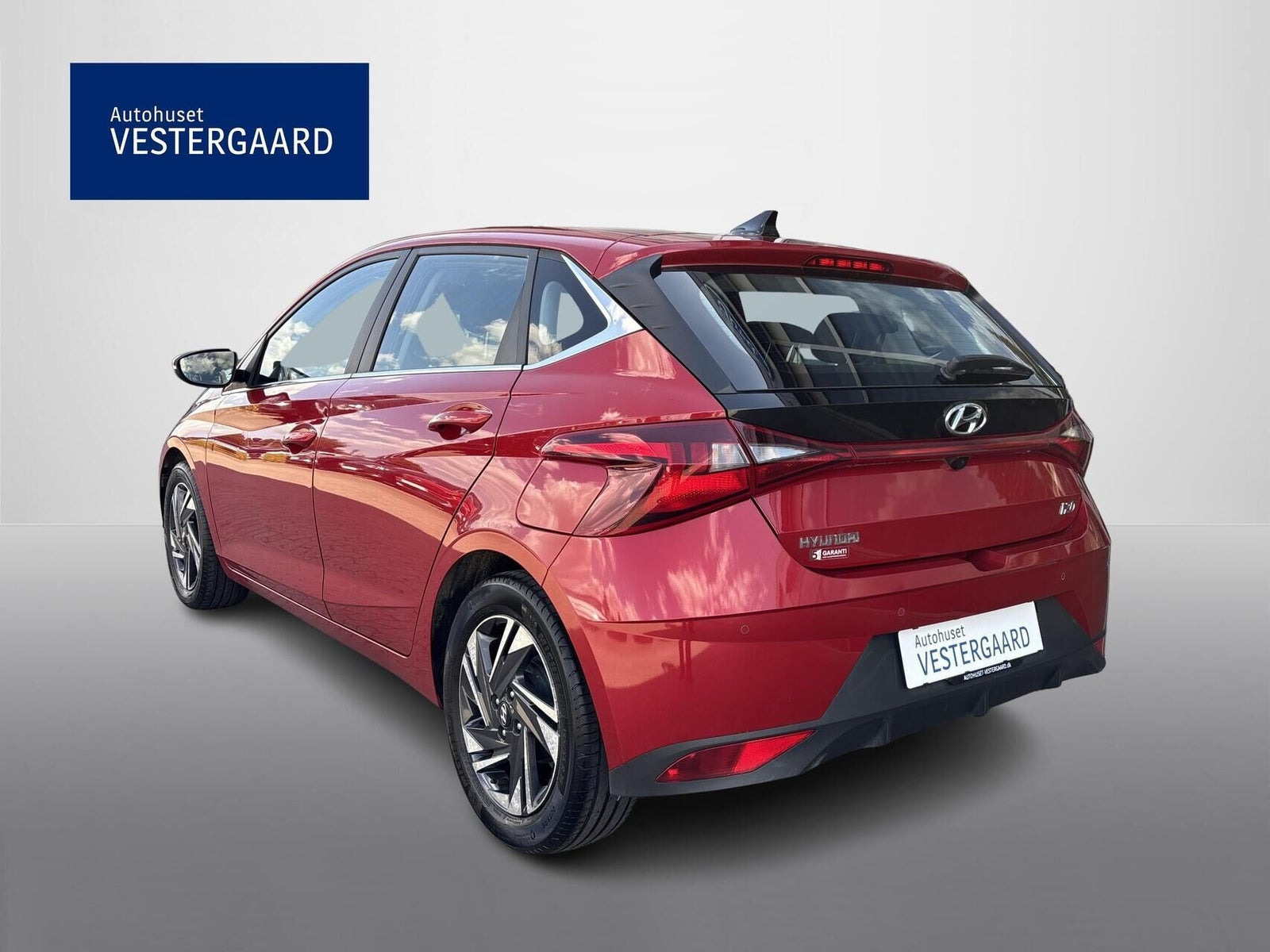 Rød Hyundai i20 fra 2022