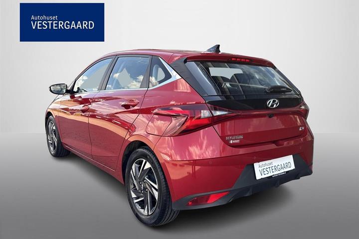 Rød Hyundai i20 fra 2022