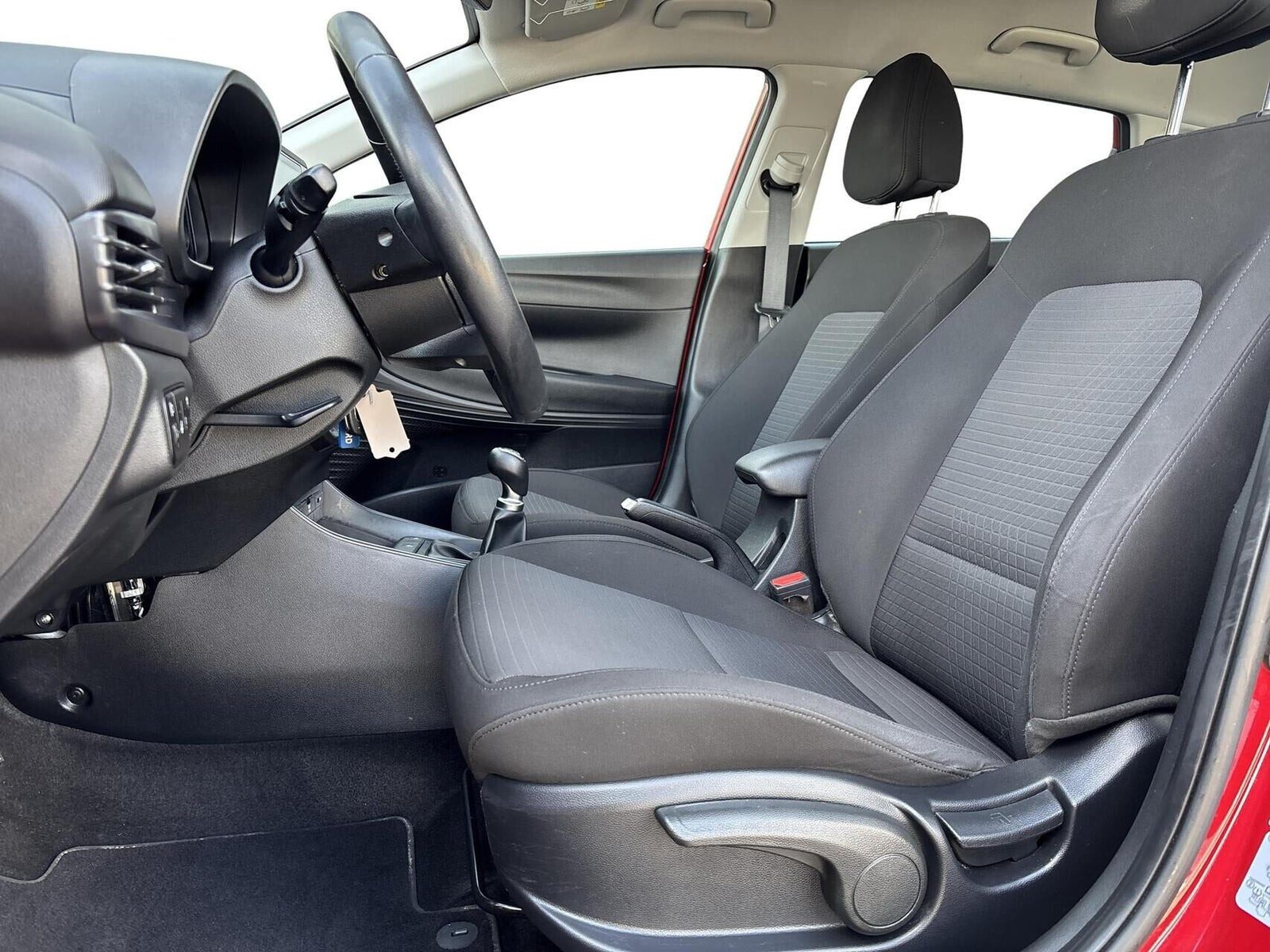 Rød Hyundai i20 fra 2022