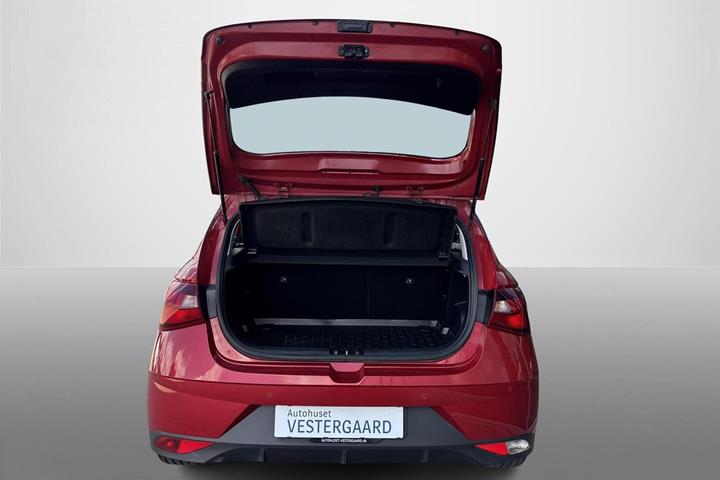 Rød Hyundai i20 fra 2022