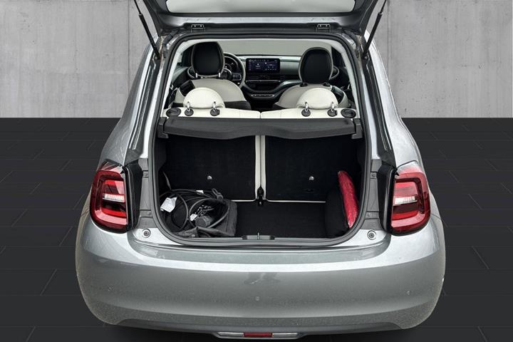 Sølv Fiat 500e fra 2023