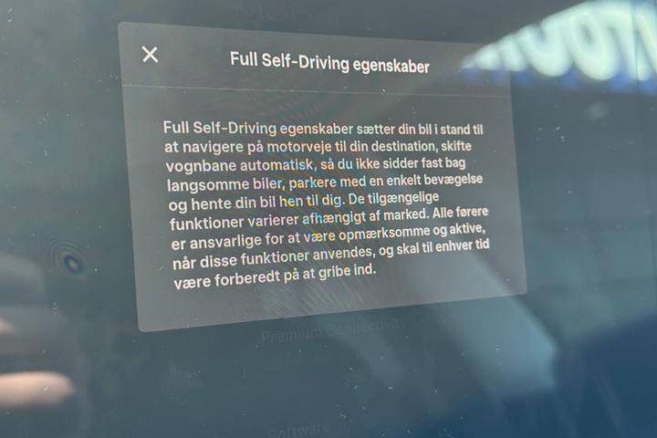 Blå Tesla Model 3 fra 2019