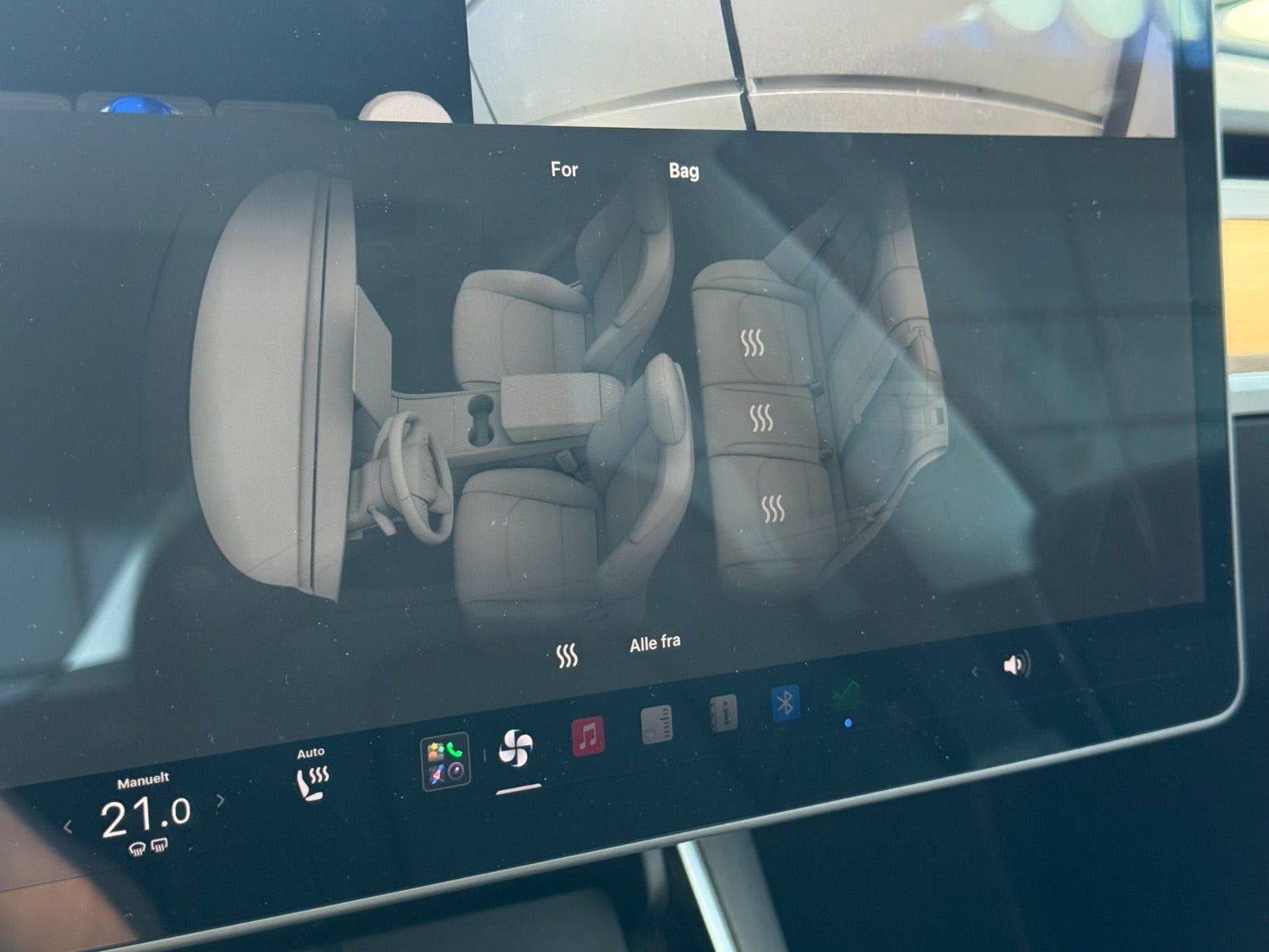 Blå Tesla Model 3 fra 2019