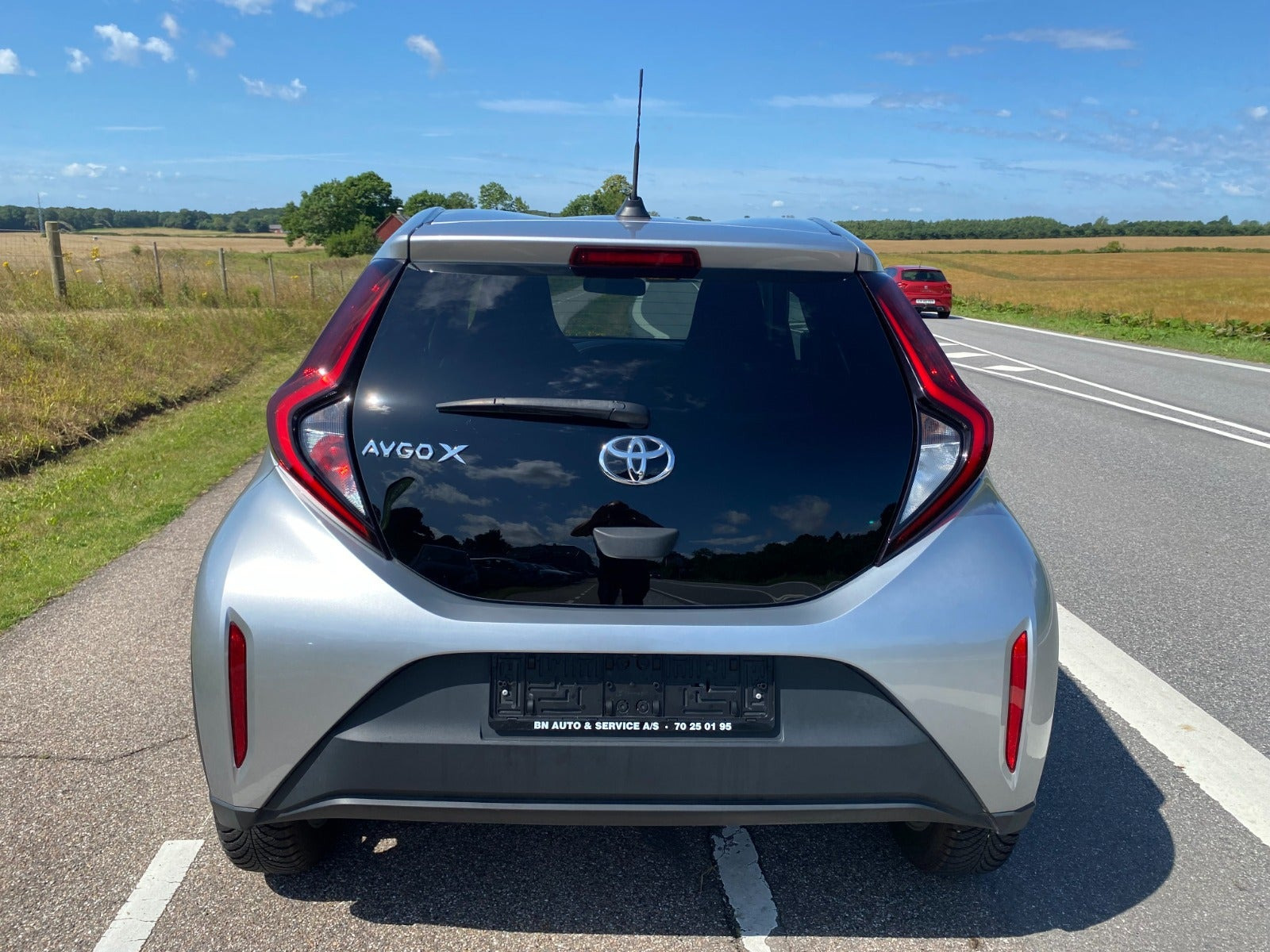 Sølv Toyota Aygo X fra 2022