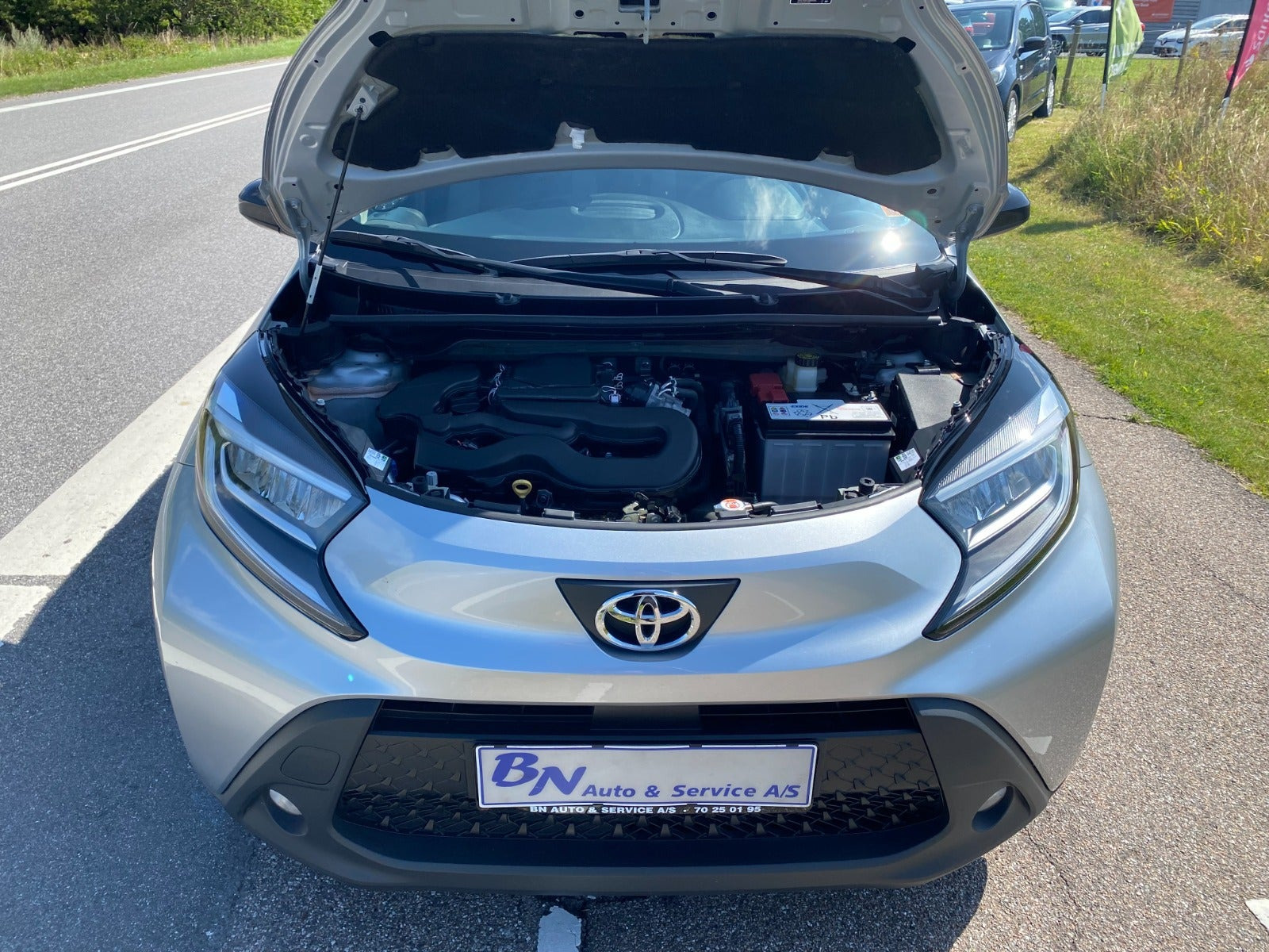 Sølv Toyota Aygo X fra 2022