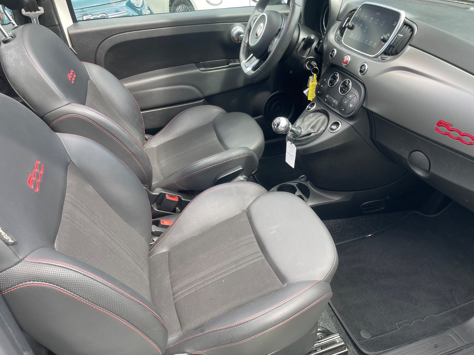 Hvid Fiat 500C fra 2021