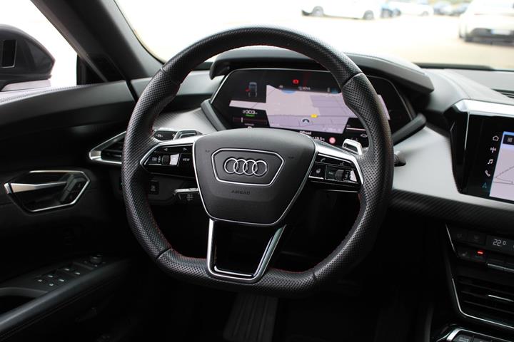 Grå Audi e-tron GT fra 2022