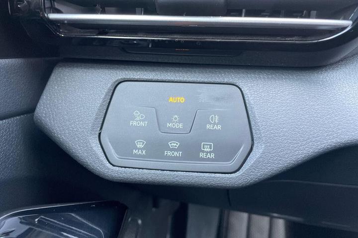 Blå VW ID.4 fra 2024