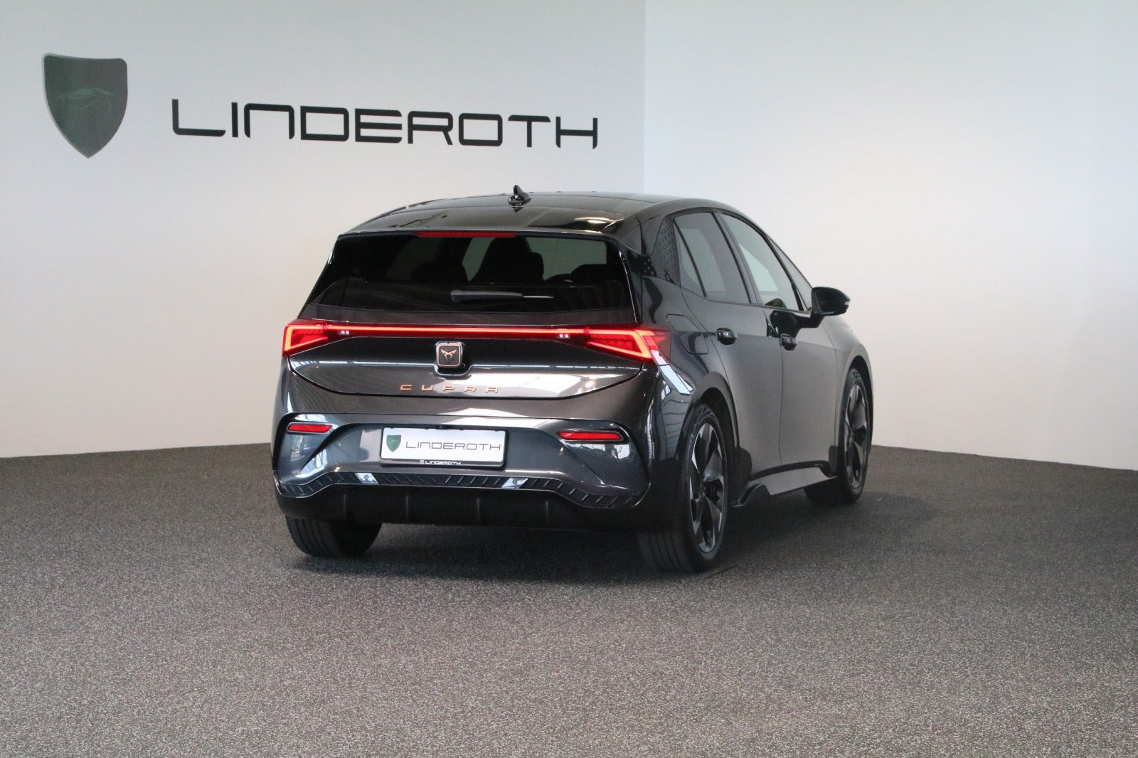 Grå Cupra Born fra 2023