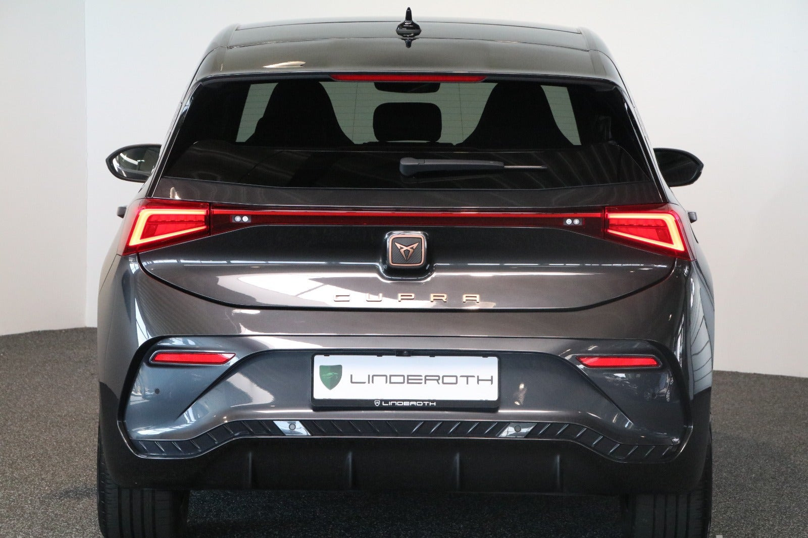 Grå Cupra Born fra 2023