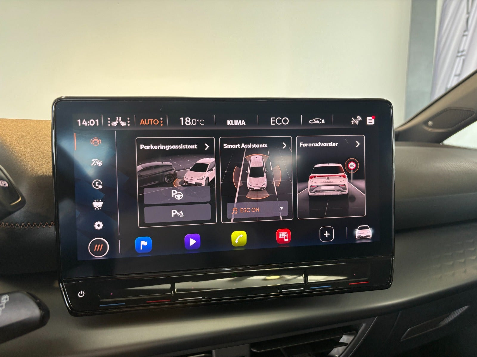 Grå Cupra Born fra 2023