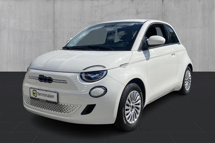 Hvid Fiat 500e fra 2023