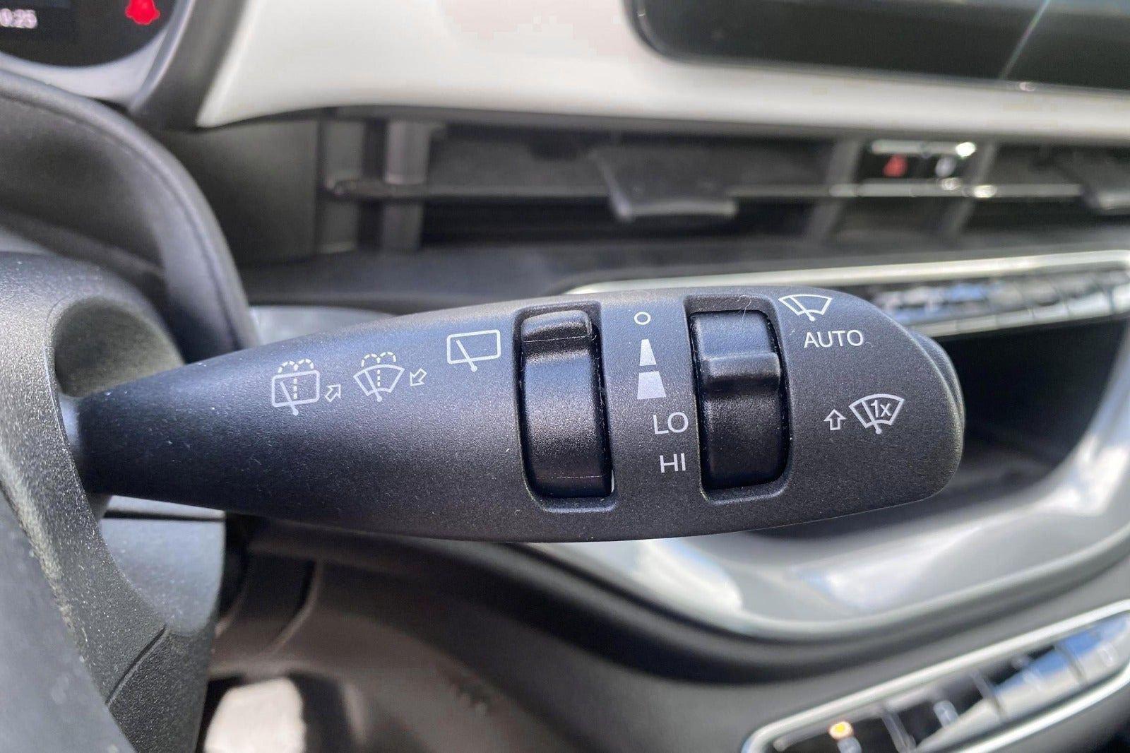 Hvid Fiat 500e fra 2023