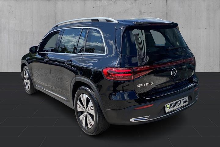 Sort Mercedes EQB250+ fra 2024