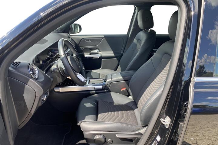 Sort Mercedes EQB250+ fra 2024