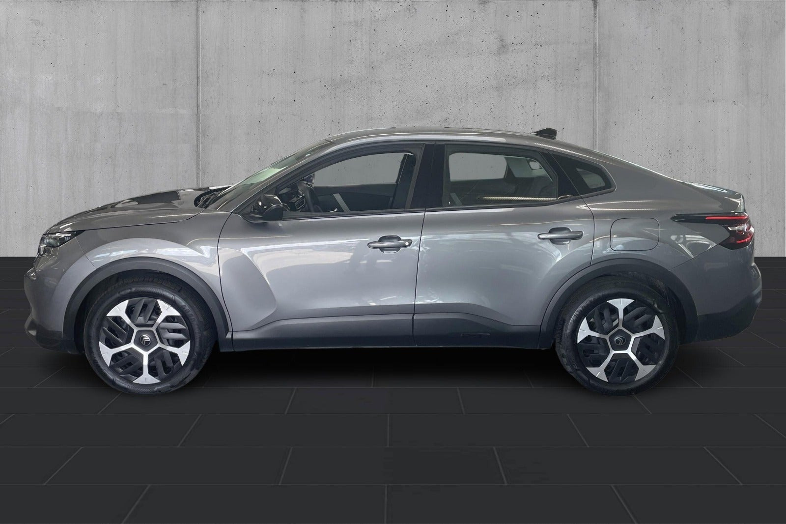 Grå Citroën ë-C4 X fra 2025