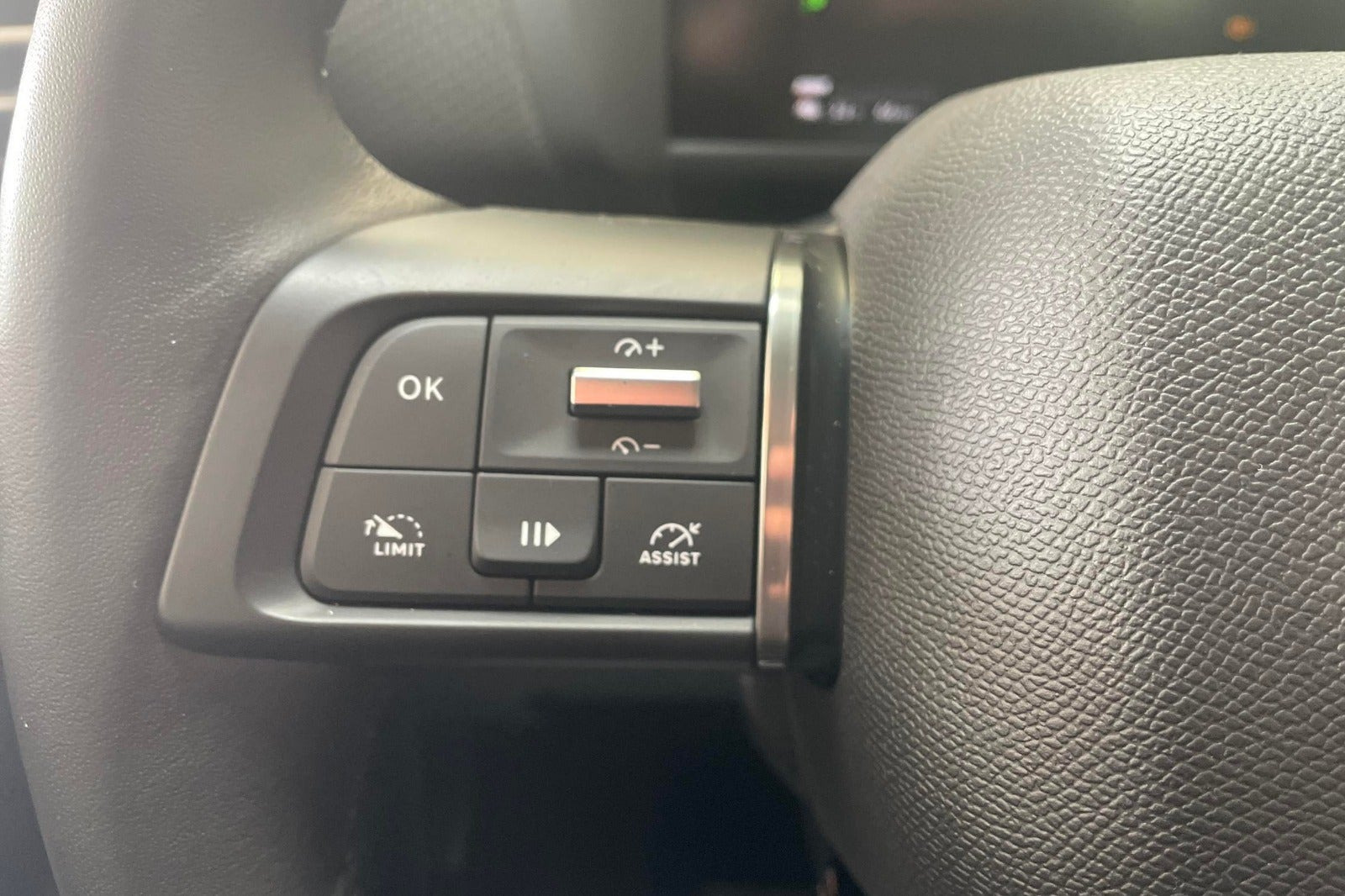 Grå Citroën ë-C4 X fra 2025