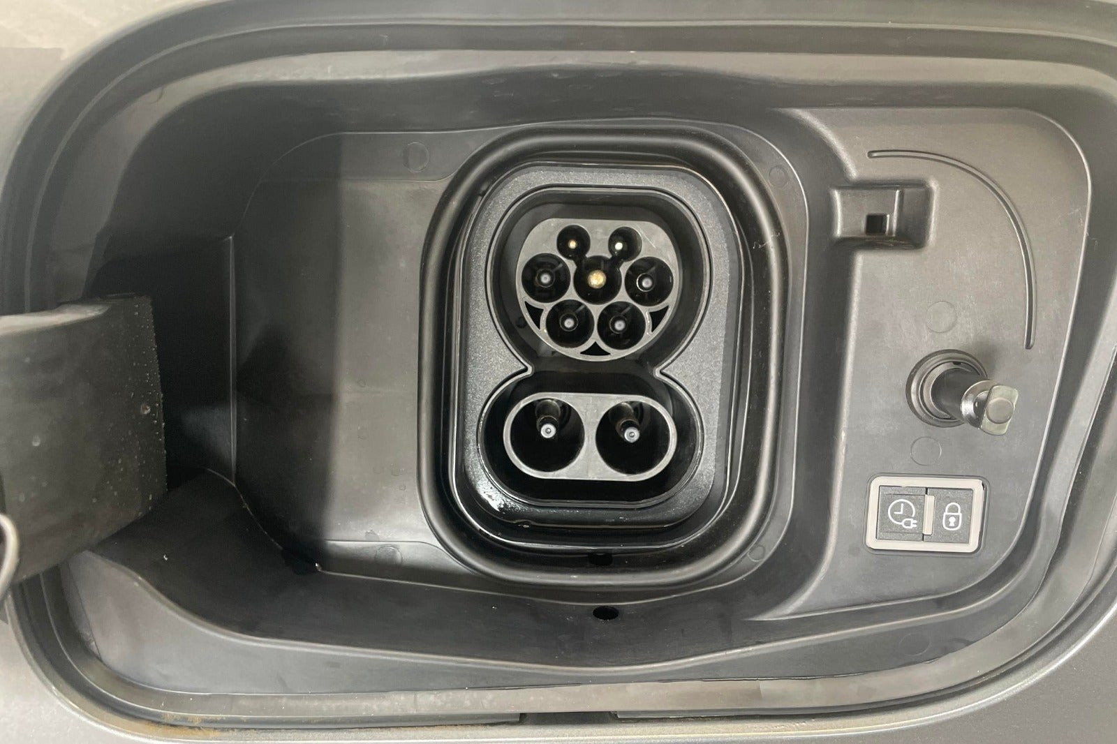 Grå Citroën ë-C4 X fra 2025