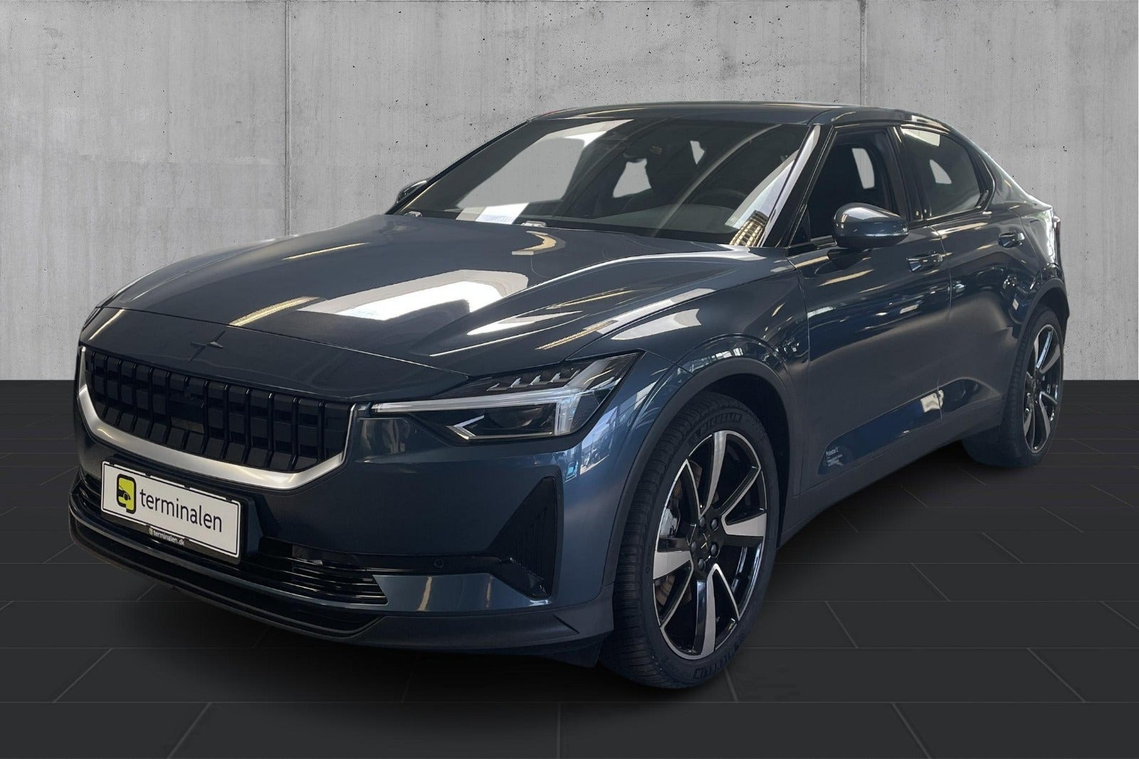 Blå Polestar 2 fra 2023