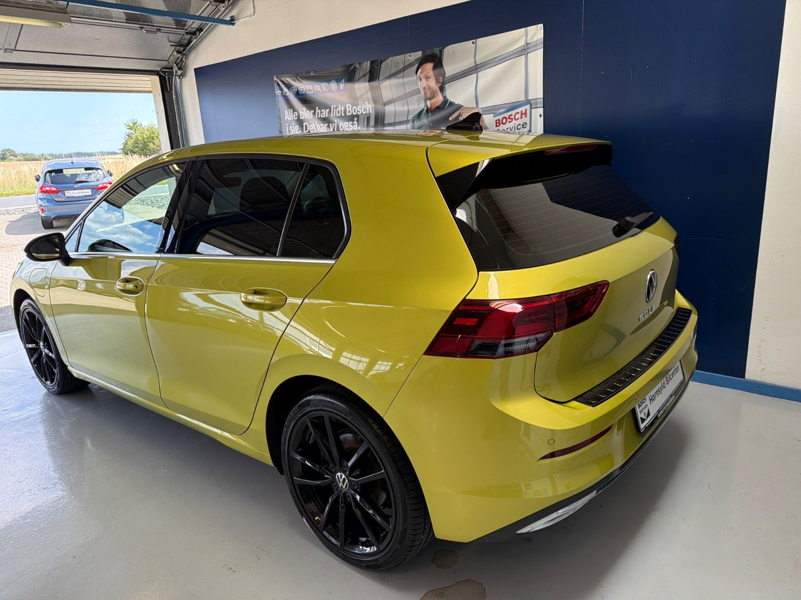 Gul VW Golf VIII fra 2021