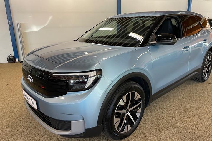 Blå Ford Explorer fra 2025 set udefra
