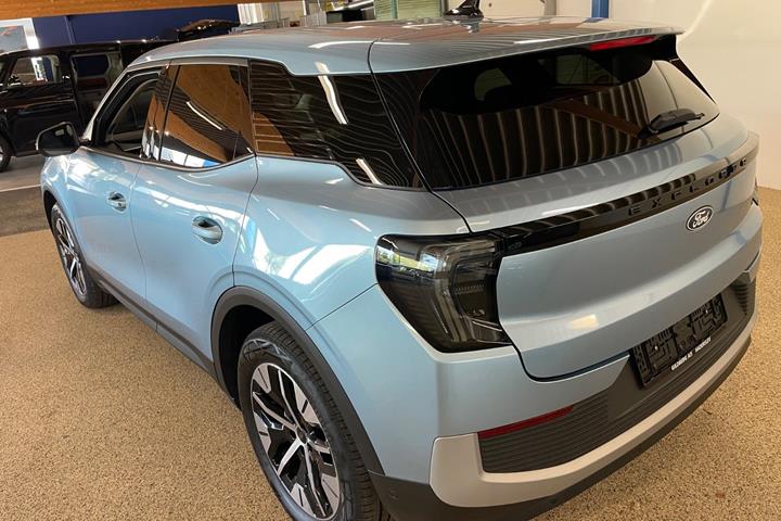 Blå Ford Explorer fra 2025
