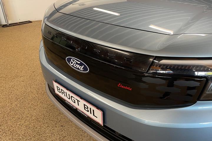 Blå Ford Explorer fra 2025