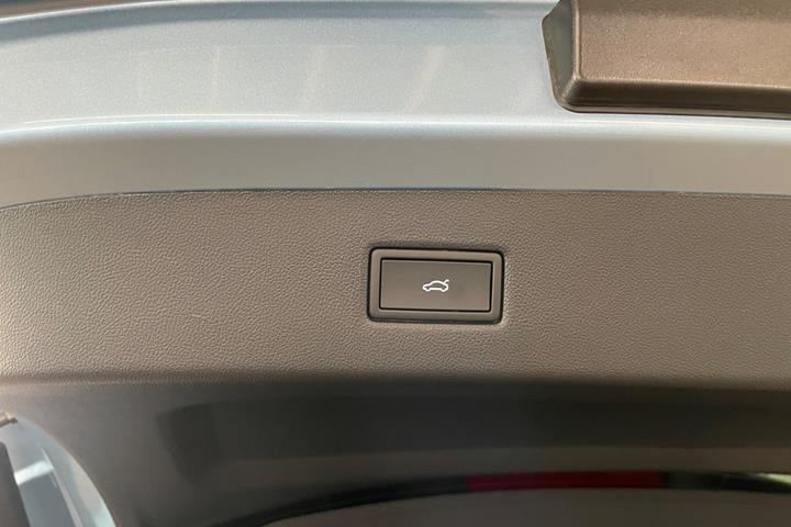 Blå Ford Explorer fra 2025