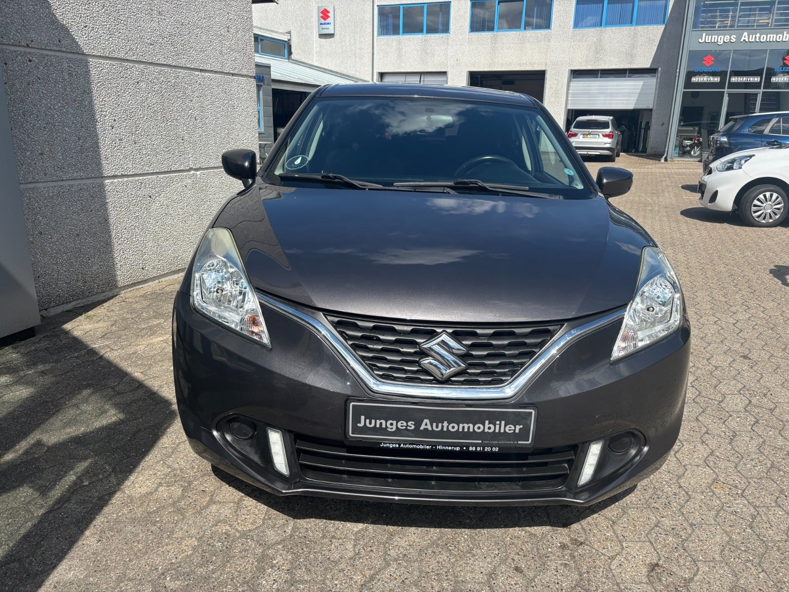 Grå Suzuki Baleno fra 2017