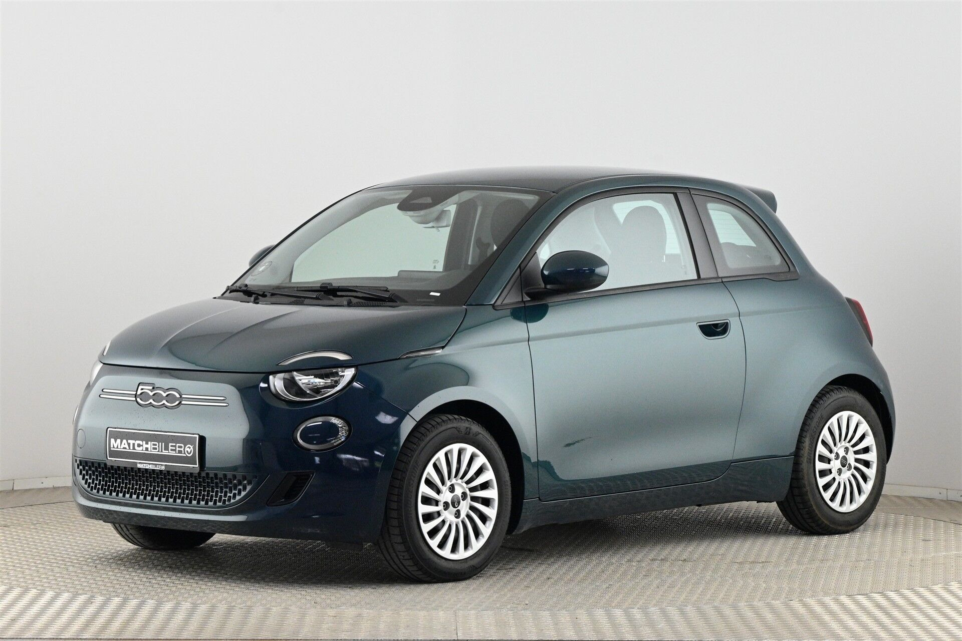 Grøn Fiat 500e fra 2023